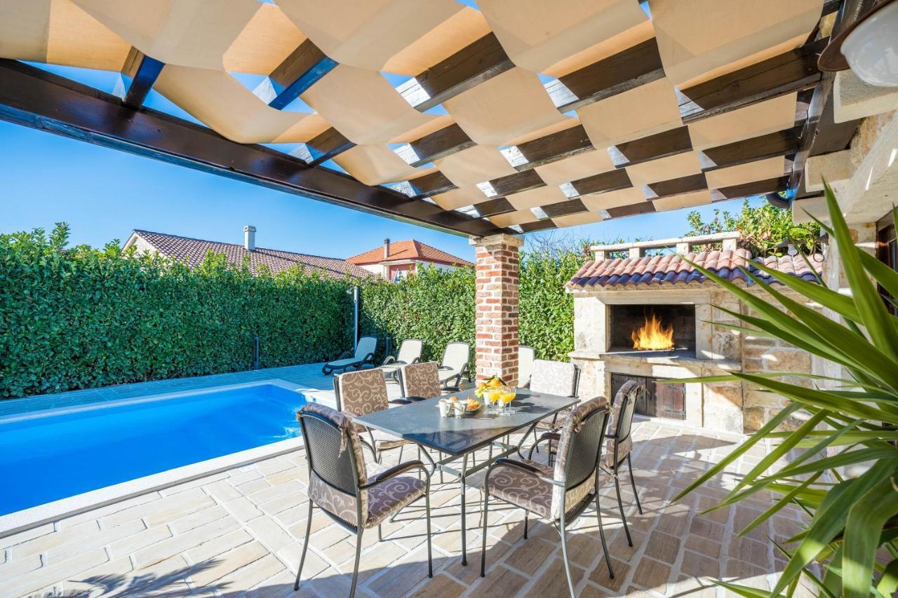 Holiday Home Sandra Sukošan Екстериор снимка