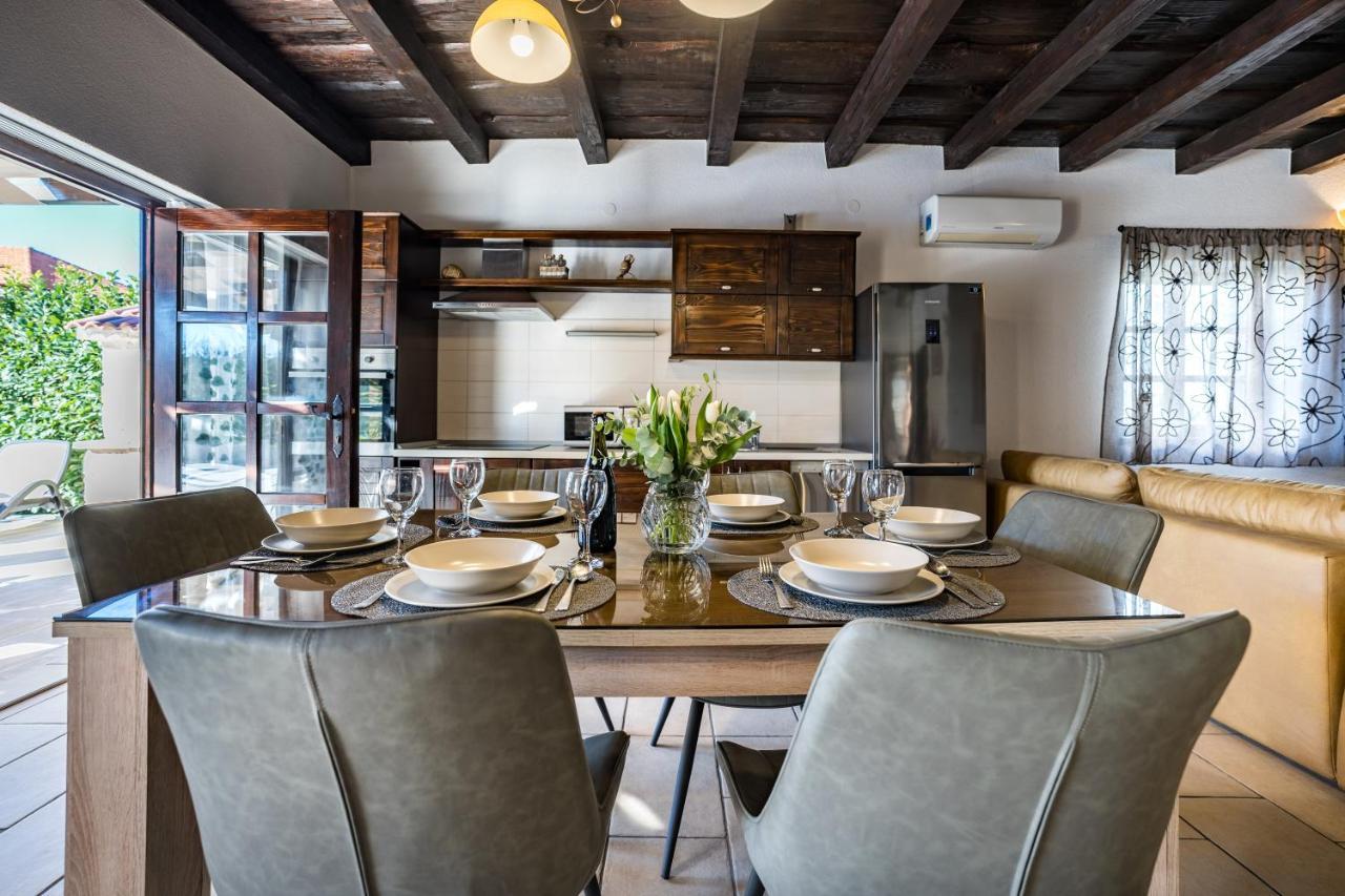 Holiday Home Sandra Sukošan Екстериор снимка