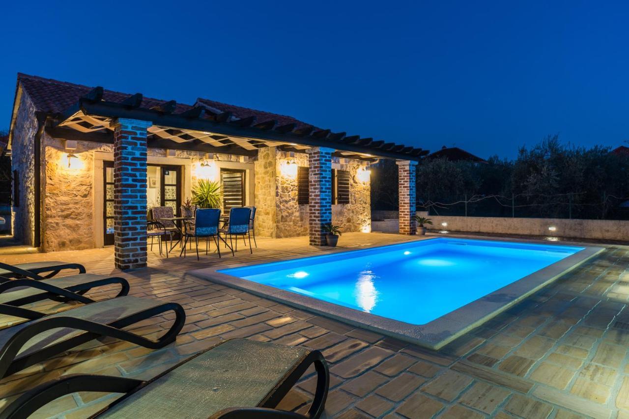 Holiday Home Sandra Sukošan Екстериор снимка