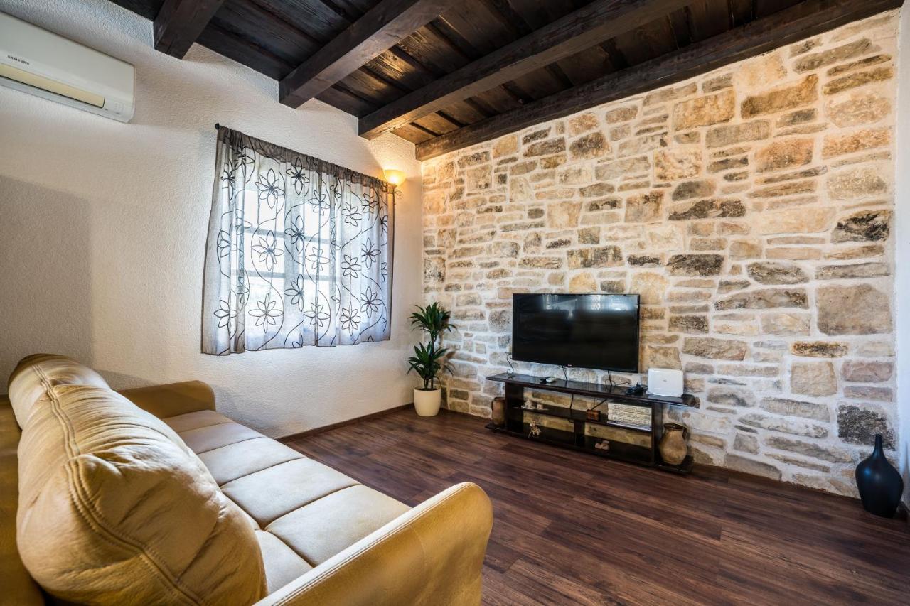 Holiday Home Sandra Sukošan Екстериор снимка