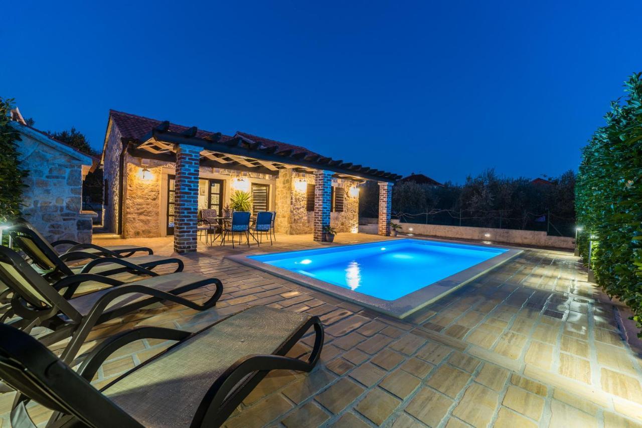 Holiday Home Sandra Sukošan Екстериор снимка